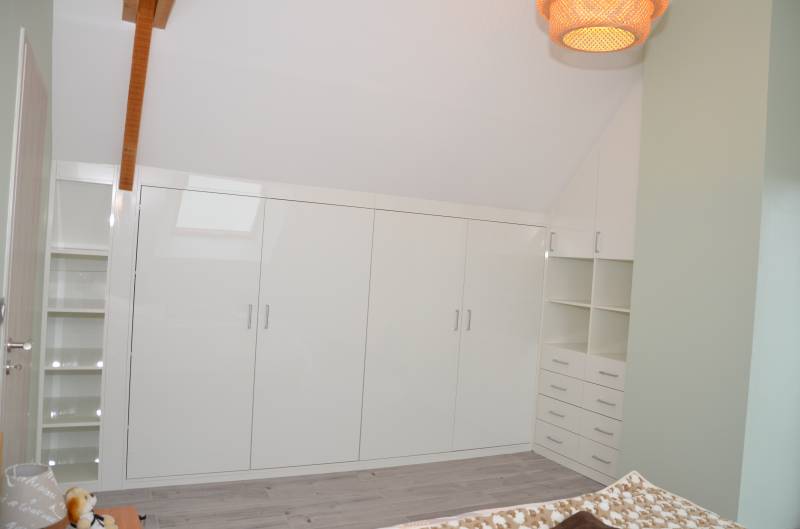 conception d'un dressing portes battantes laquées à Yvetot