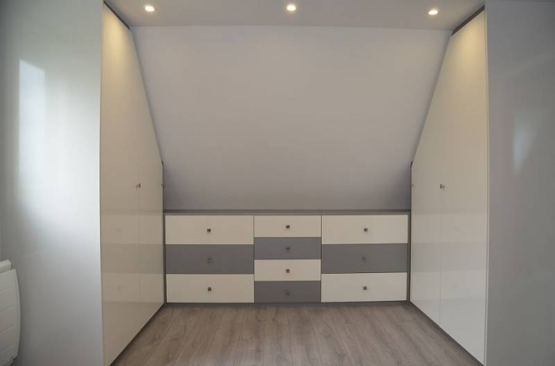 Installation d'un dressing sous pente dans un appartement à Rouen